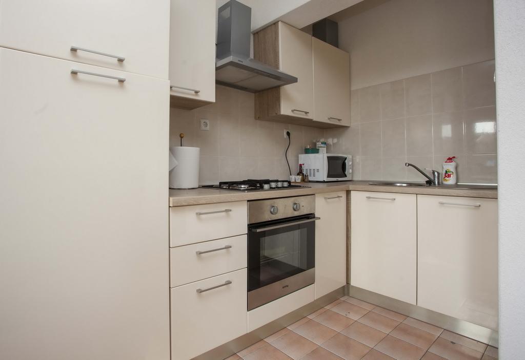 Dino Apartment Makarska